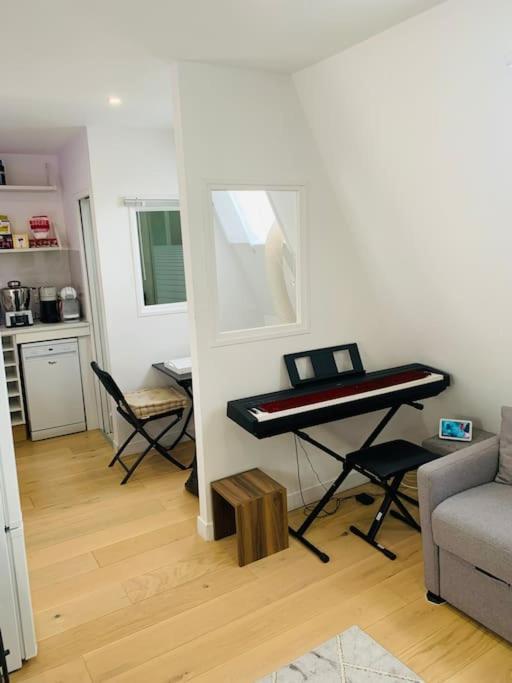 Studio Cosy Au Coeur De París Exterior foto